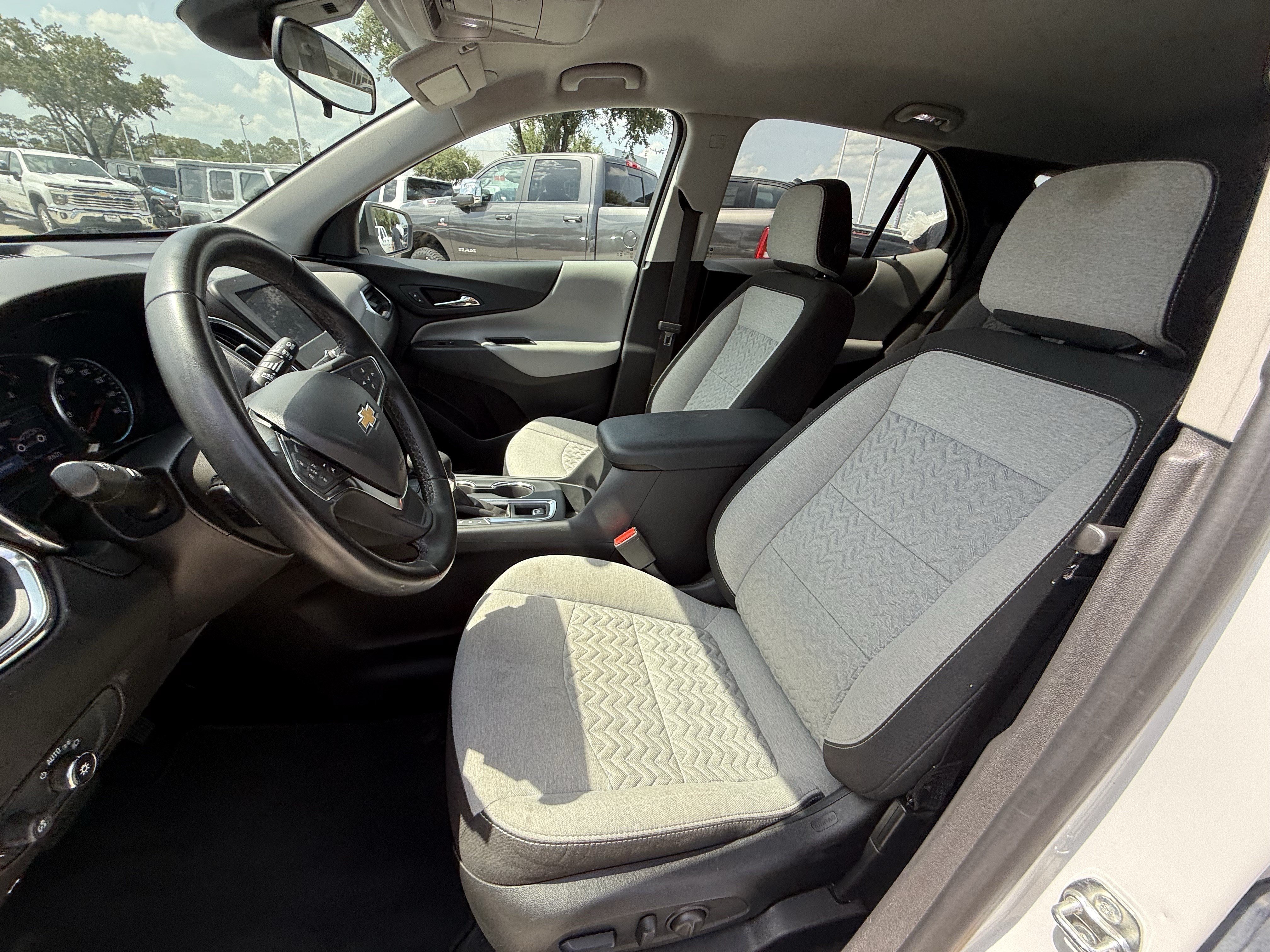 Used 2024 Summit White Chevrolet LT image 26