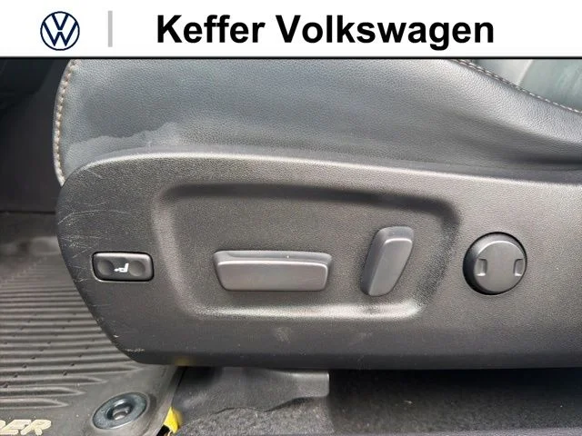 Used 2018 Blue Toyota XLE image 13