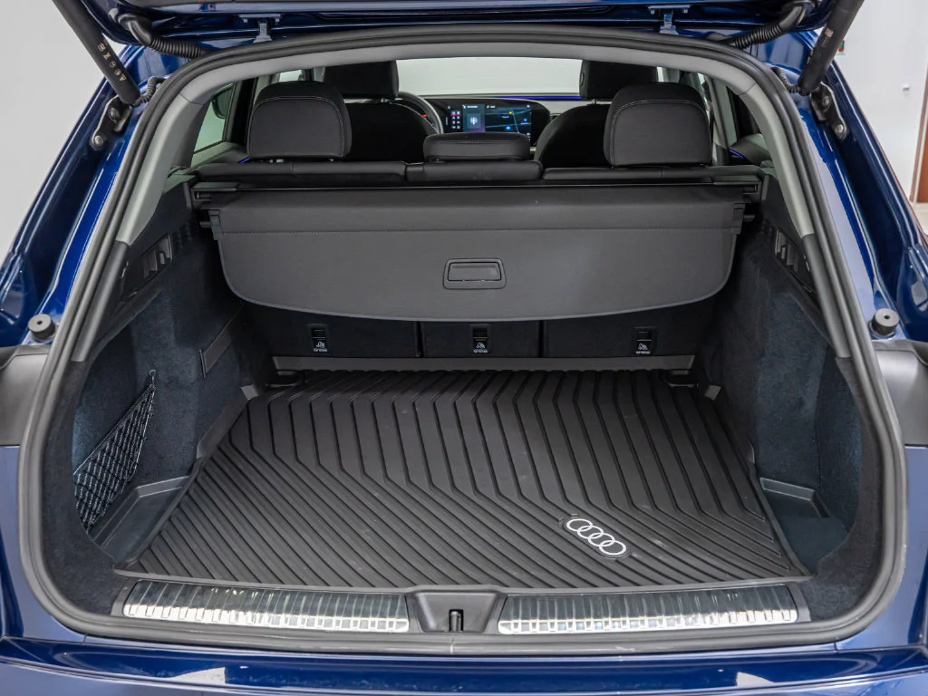 Used 2025 Navarra Blue Metallic Audi 2.0T Premium Plus image 21