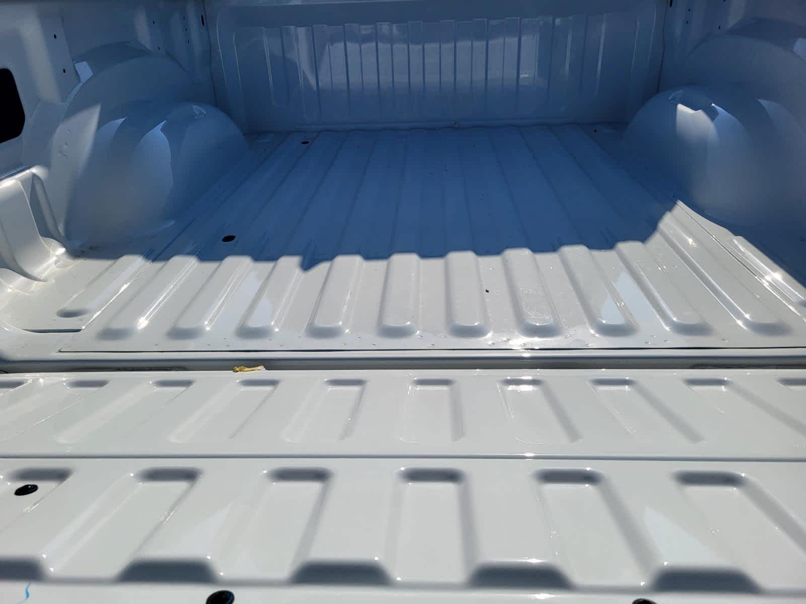New 2026 Bright White Clear-Coat Exterior Paint RAM Lone Star image 12