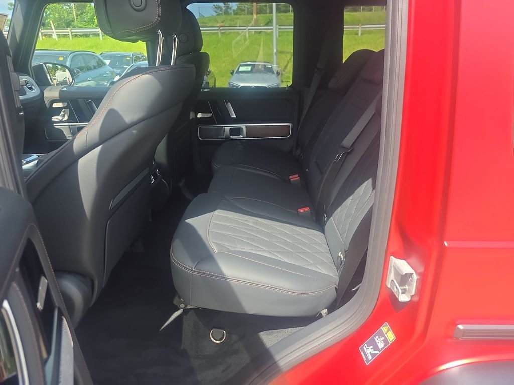 New 2026 MANUFAKTUR Exclusive Cardinal Red Magno Mercedes-Benz AMG® G 63 SUV image 25