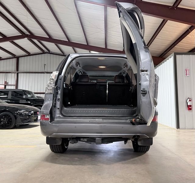 Used 2018 Gray Lexus 460 image 6