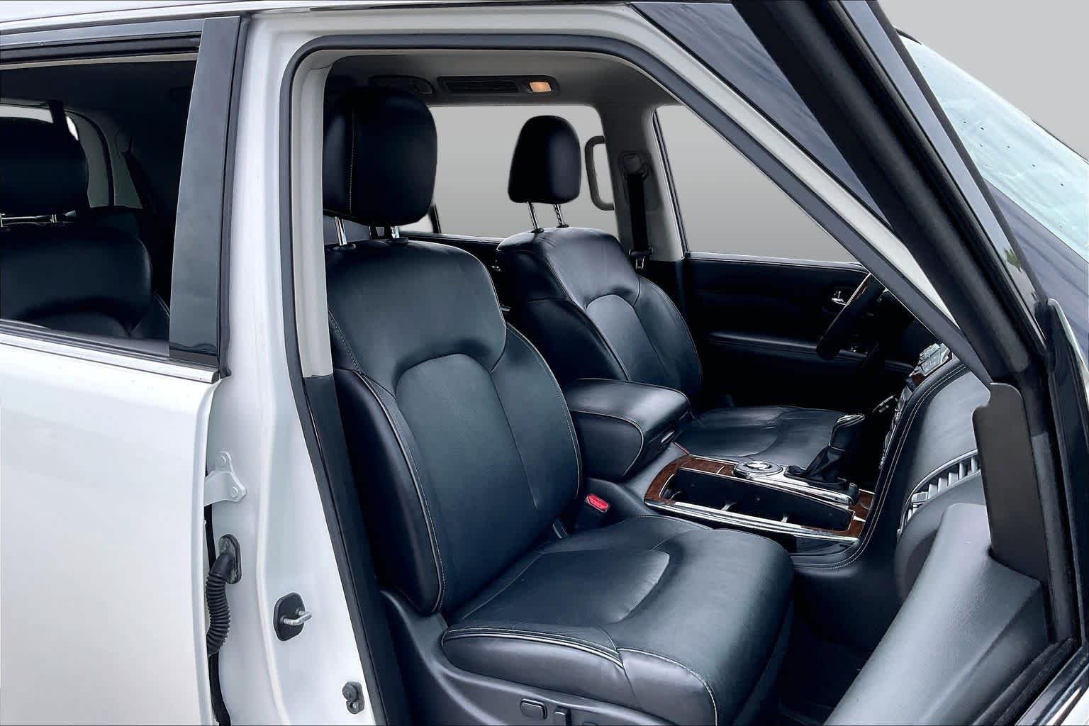 Used 2019 Moonstone White INFINITI LUXE image 9
