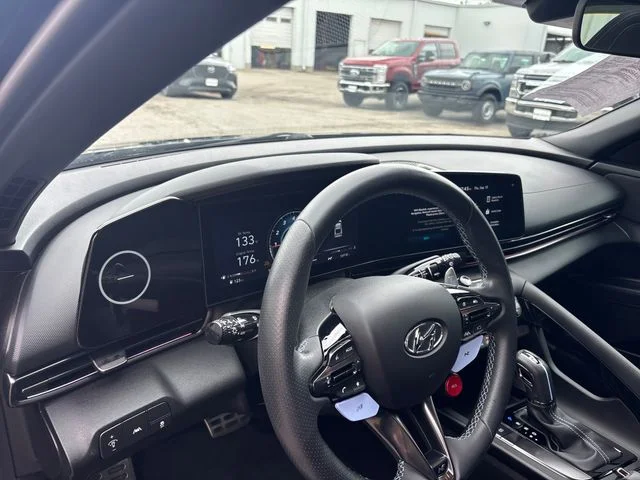 Used 2023 Black Hyundai Base image 18