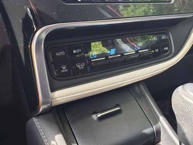 Used 2018 Red Toyota Base image 25