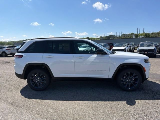 New 2026 Bright White Clear-Coat Exterior Paint Jeep  image 2