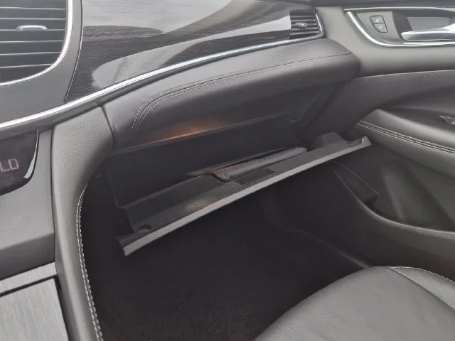 Used 2017 BLACK OYNX Buick Essence image 30