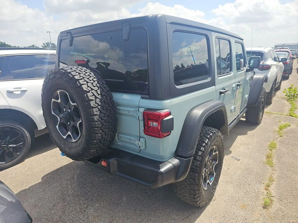 Used 2023  Jeep Rubicon 4xe image 2