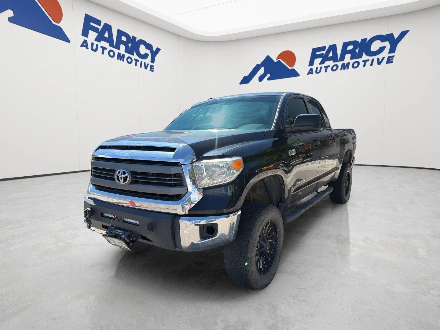 Used 2014 Black Toyota SR5 image 1