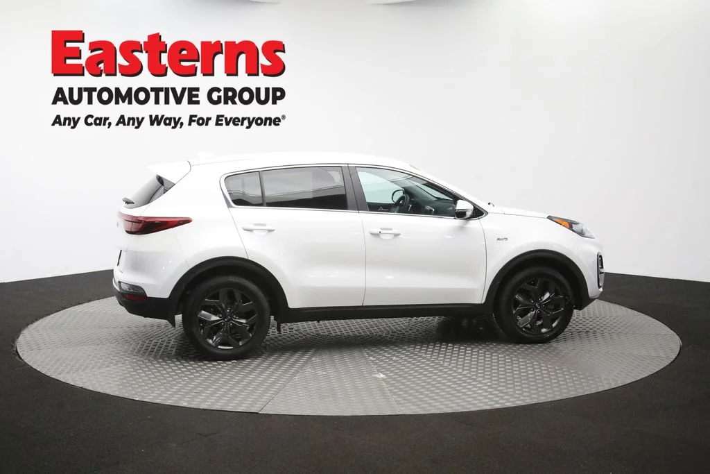 Used 2022 White Kia LX image 42