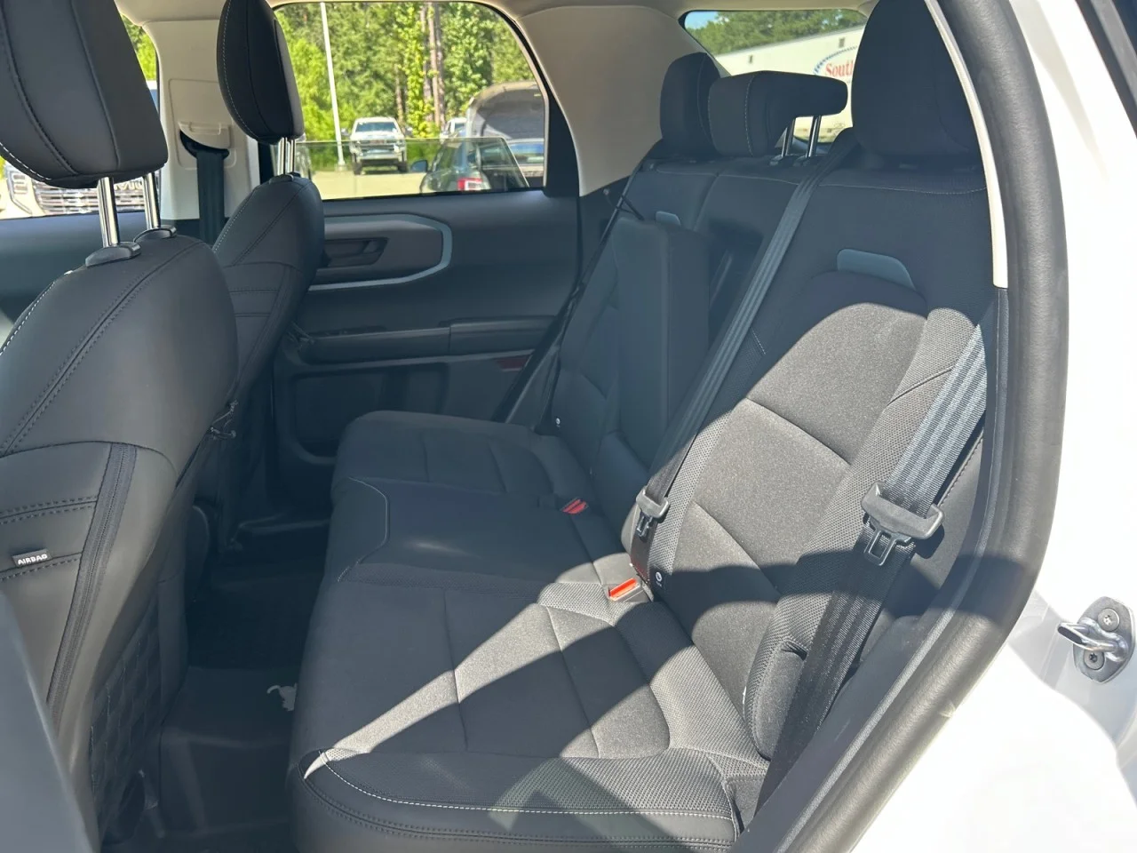 Used 2024 White Ford Badlands image 19