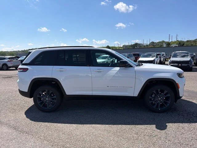 New 2026 White Jeep  image 2