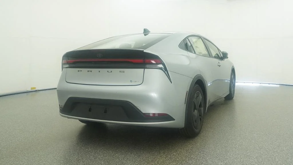 New 2027 Cutting Edge Toyota LE image 32
