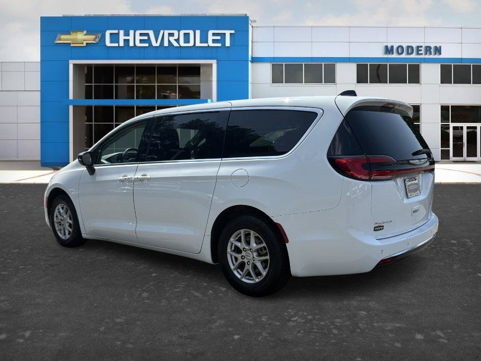 Used 2024 Bright White Clearcoat Chrysler Touring L image 3
