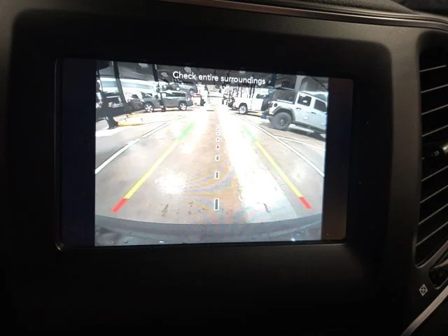 Used 2020 Gray Jeep Latitude Plus image 16