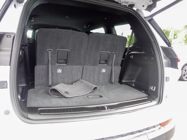 Used 2025 White Jeep Limited image 28