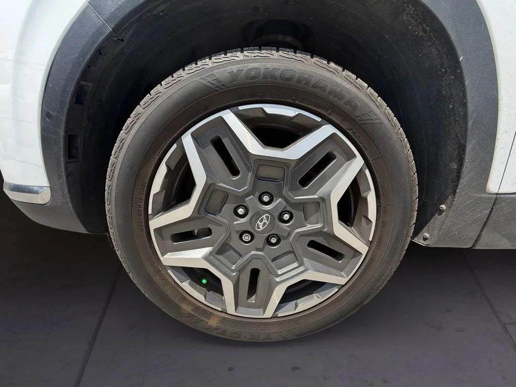Used 2021 Gray Hyundai Limited image 9