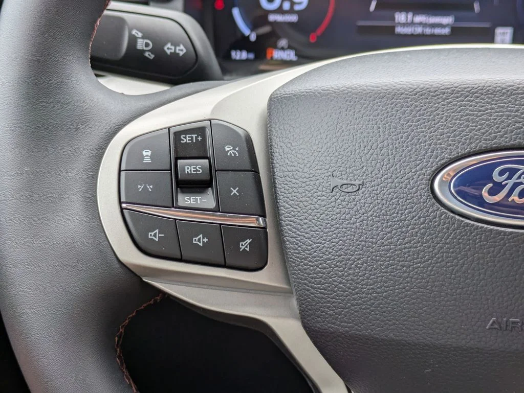 New 2026 Carbonized Gray Metallic Ford Active image 27