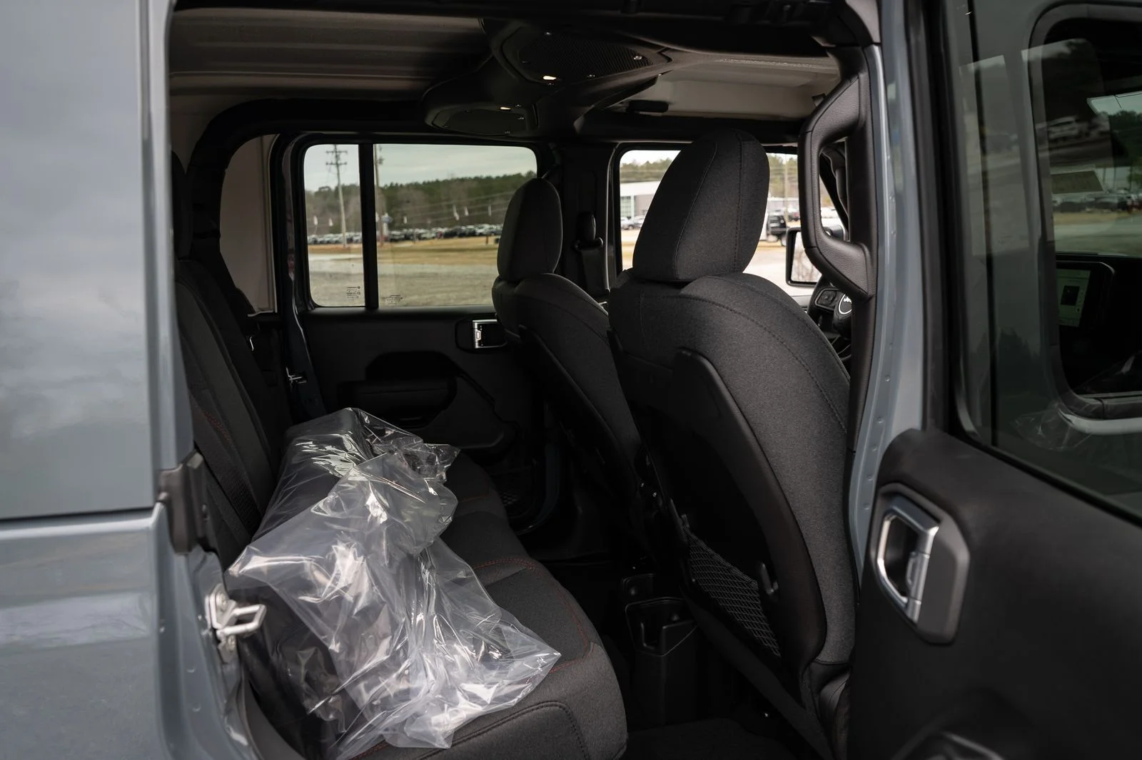 New 2026 Anvil Clear-Coat Exterior Paint Jeep Rubicon image 19