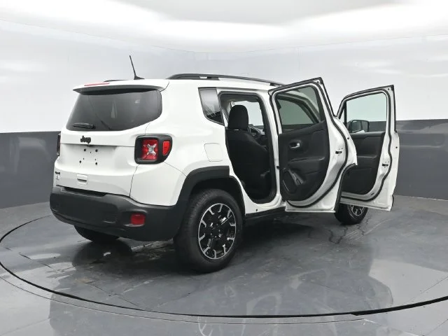Certified Used 2023 Alpine White Clearcoat Jeep Latitude image 28