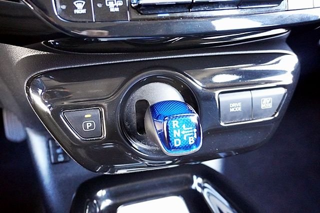 Used 2016 Red Toyota Four Touring image 28