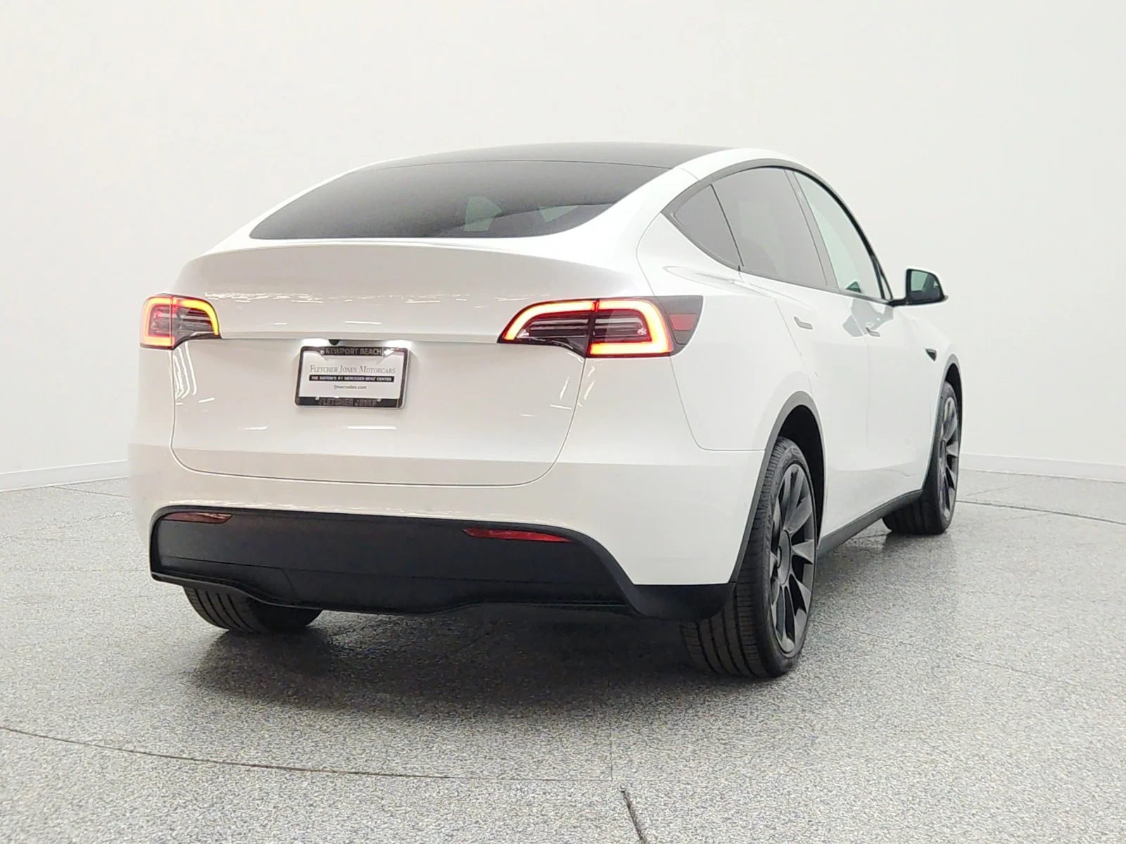 Used 2022 Pearl White Multi-Coat Tesla Long Range AWD image 6