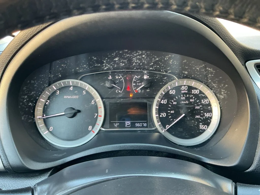Used 2015 Gray Nissan SV image 13