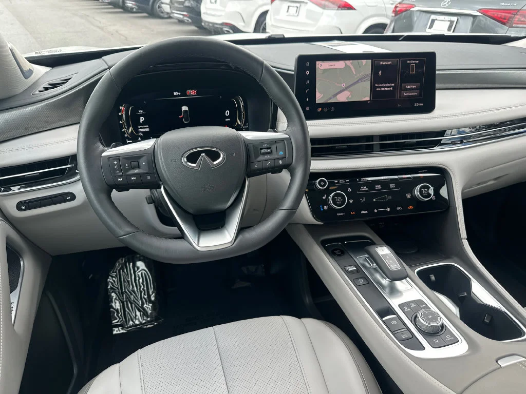 Certified Used 2027 White INFINITI LUXE image 19