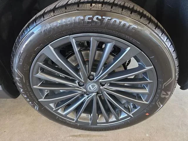 New 2026 Nori Green Pearl Lexus PREMIUM image 39