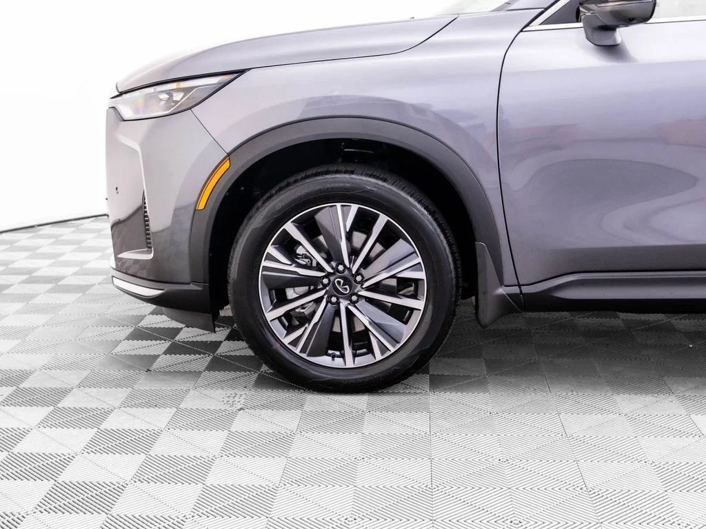 New 2027 GRAPHITE SHADOW INFINITI Luxe AWD image 32