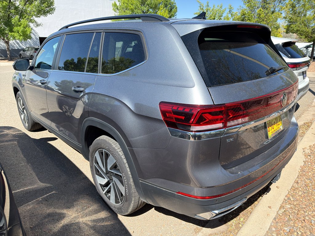 Used 2025 Platinum Gray Metallic Volkswagen 2.0T SE w/Technology 4Motion image 11
