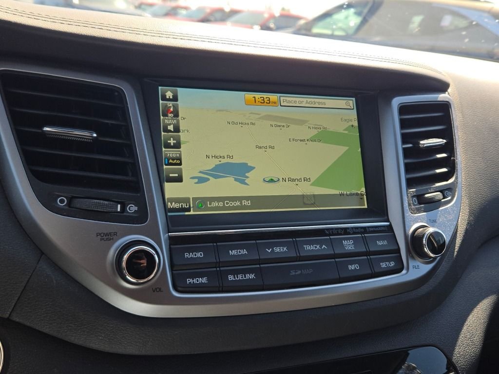 Used 2017 Black Hyundai SE Plus image 27