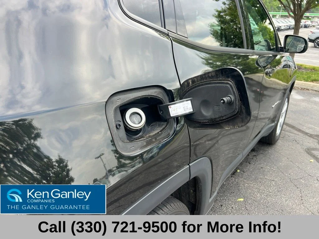 Used 2019 Black Jeep Latitude image 52