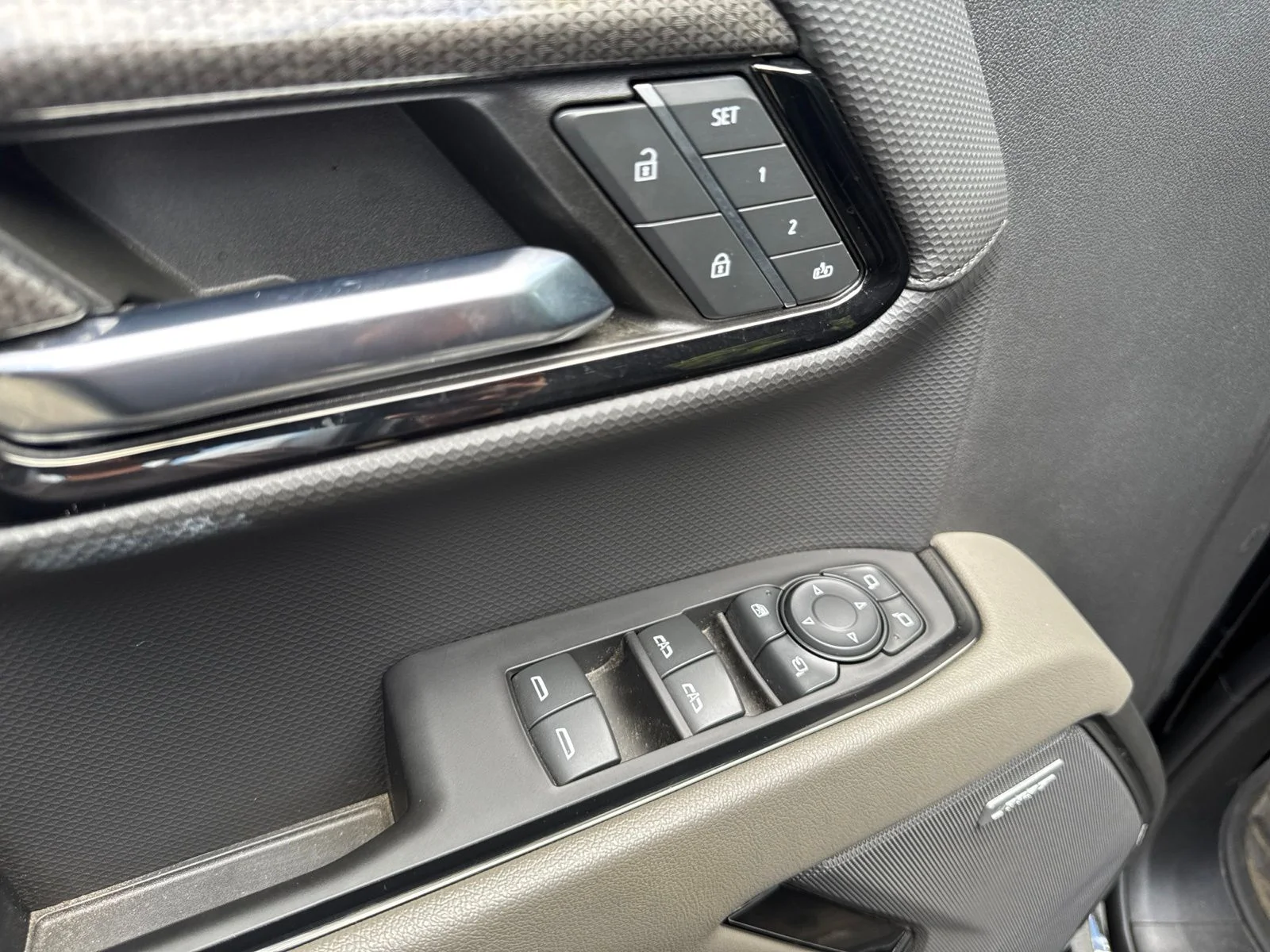 Used 2023 Black Chevrolet ZR2 image 25