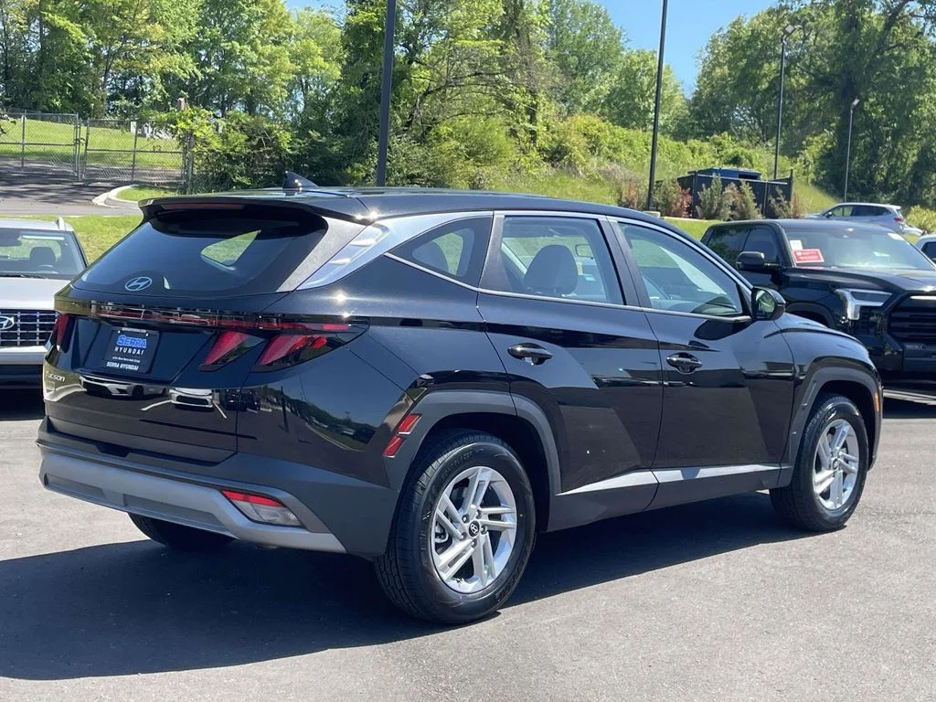 Certified Used 2025 Black Hyundai SE image 3