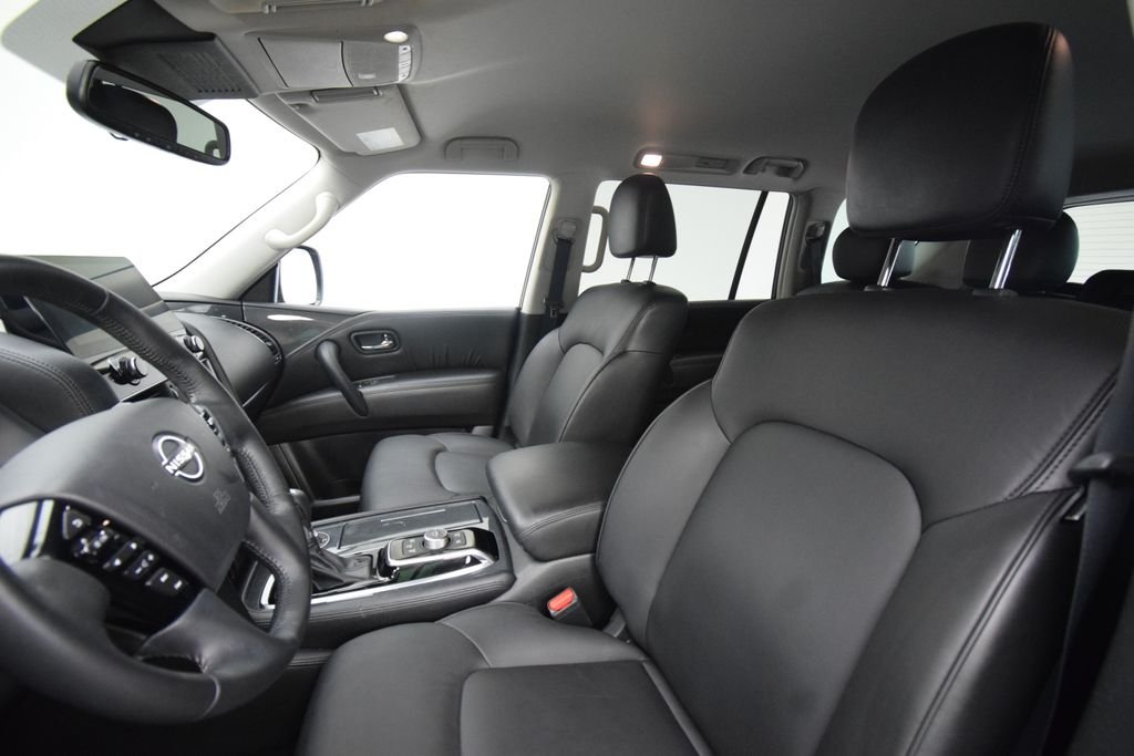 Used 2023 Gray Nissan SV image 8