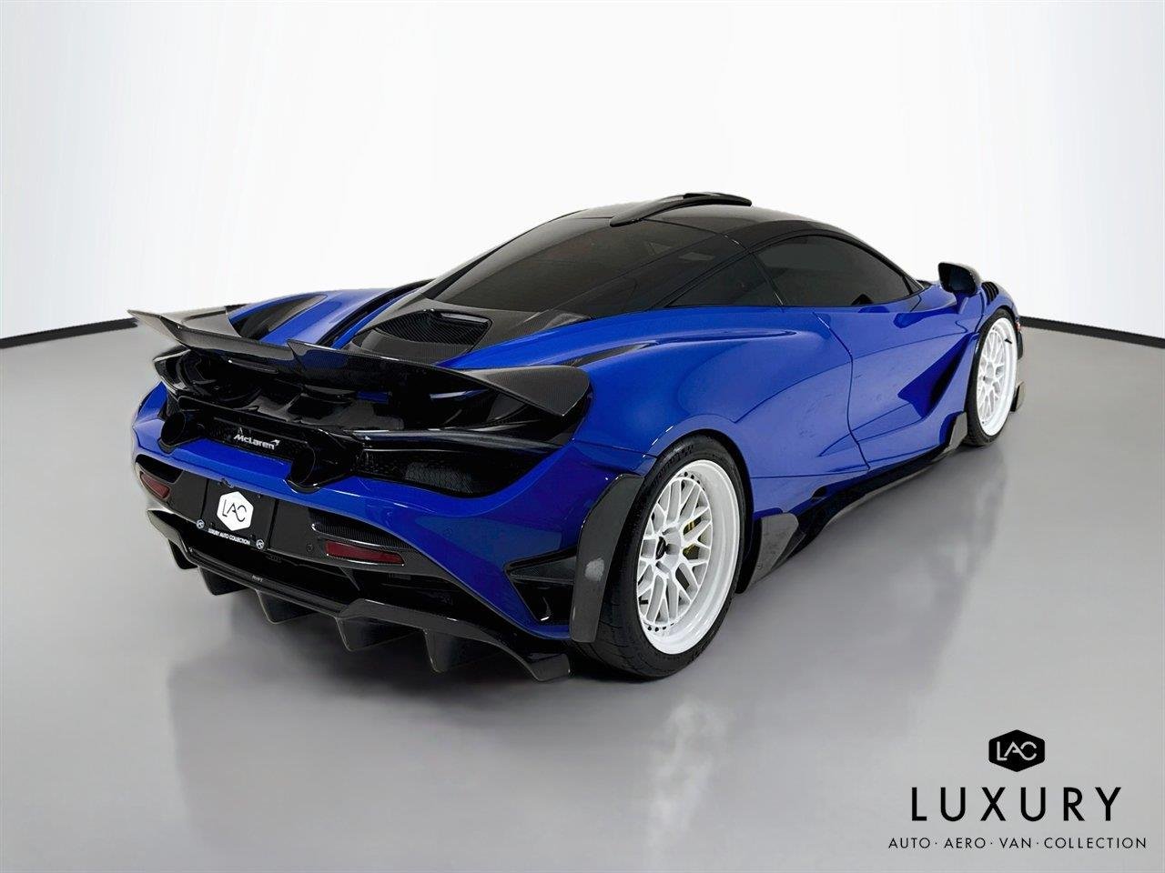 Used 2021 MSO Paris Blue / Miami Blue Wrap McLaren Performance | Full Ryft Body Kit | Carbon Steering Wheel | Exhaust | Custom Wheels image 6