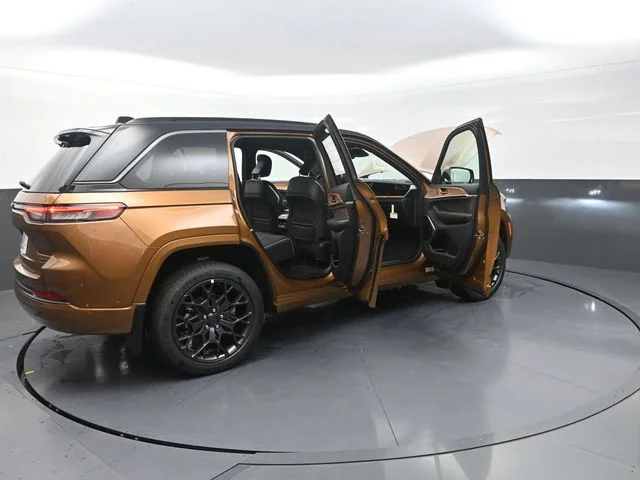 New 2026 Copper Shino Metallic Clear-Coat Exterior Paint Jeep Summit image 41