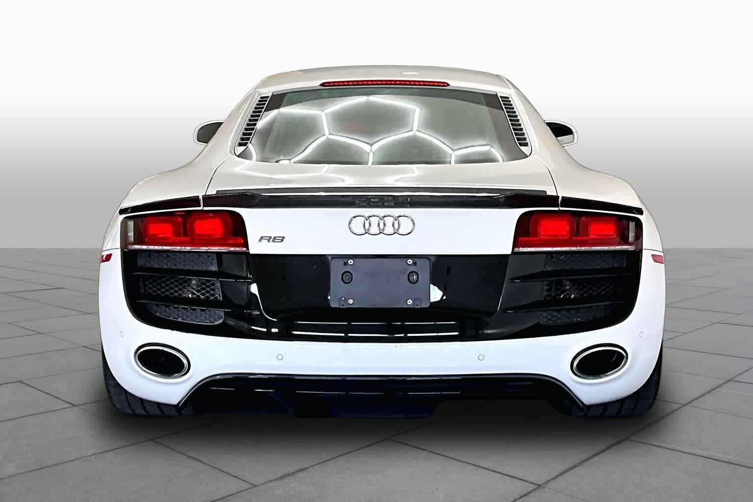 Used 2010 Ibis White With Ice Silver Sideblades Audi 5.2L image 20