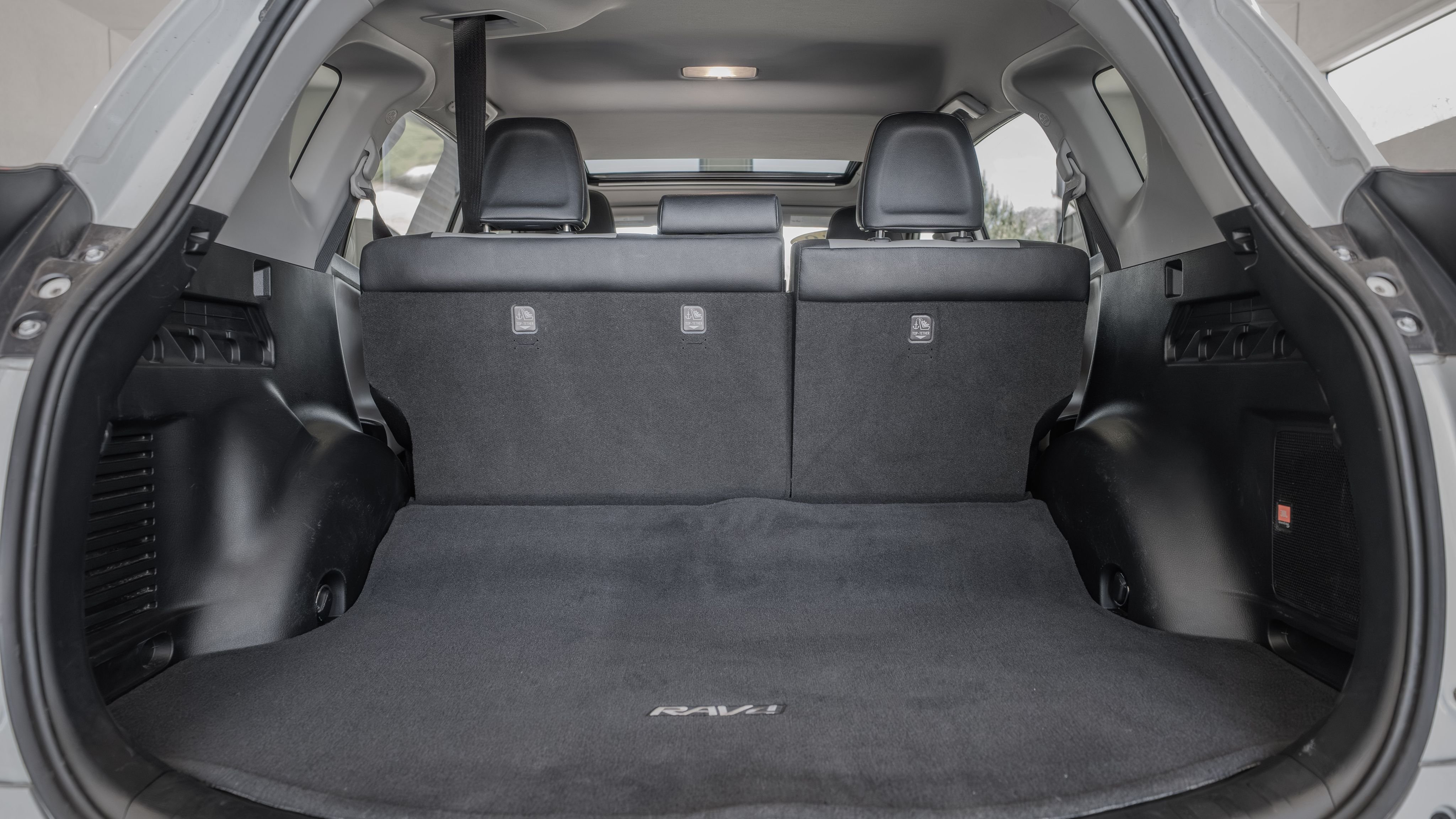 Used 2018 Blizzard Pearl Toyota Limited image 34