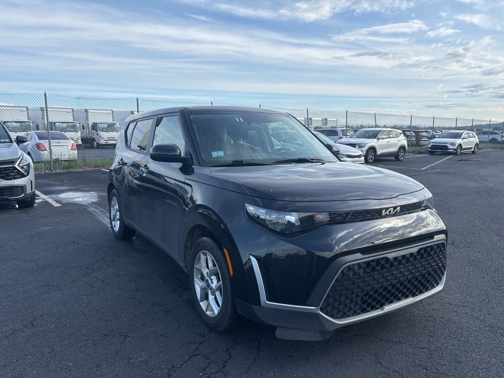 2024 Kia Soul 2.0L LX IVT's photo