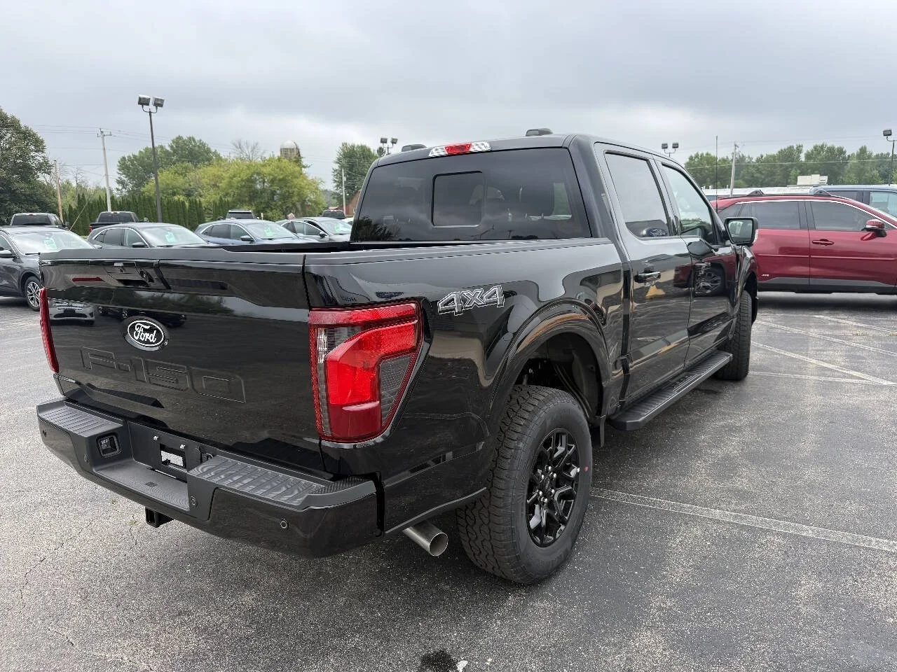 New 2026 Agate Black Metallic Ford XLT image 4