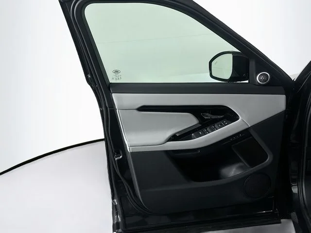 Used 2026  Land Rover S image 11