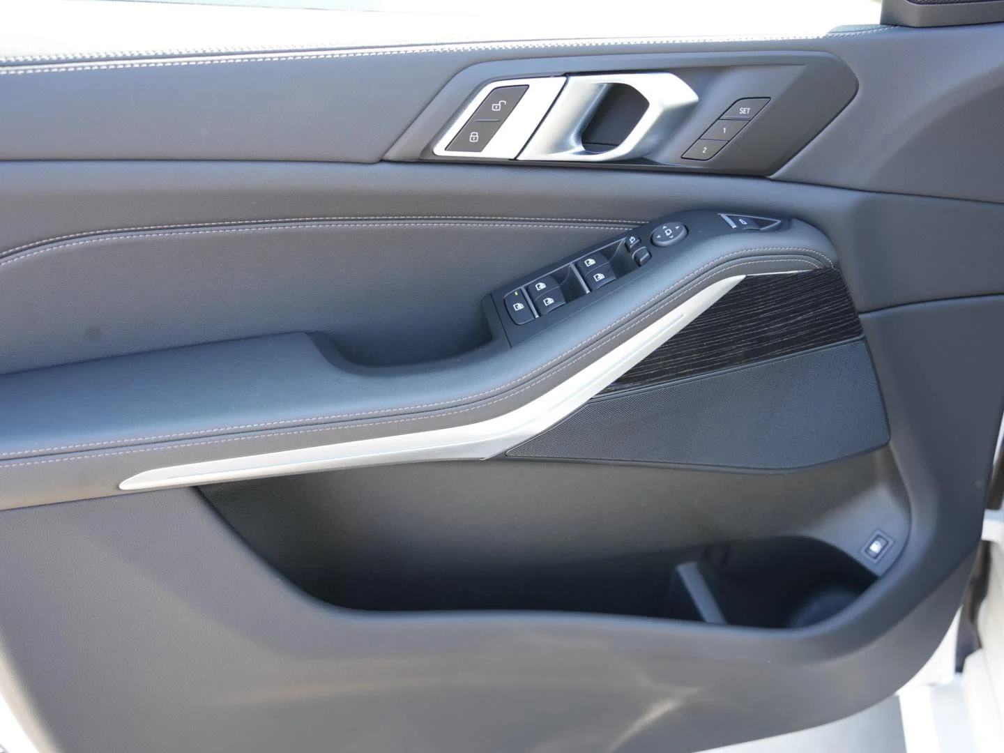 2025 BMW X5 50e - Photo 8