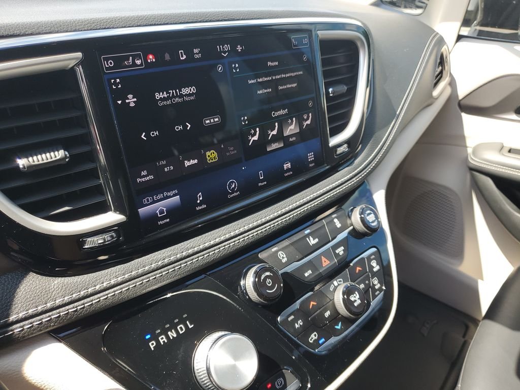 Used 2022 Black Chrysler Touring L image 20