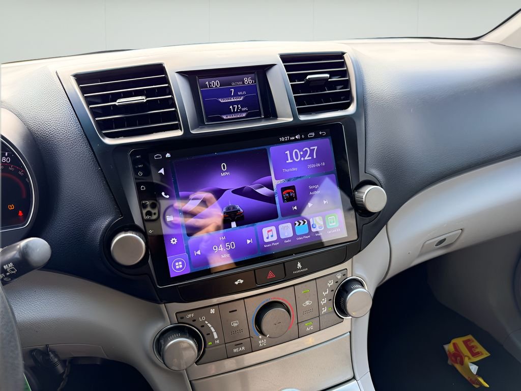 Used 2013 Classic Silver Metallic Toyota  image 13