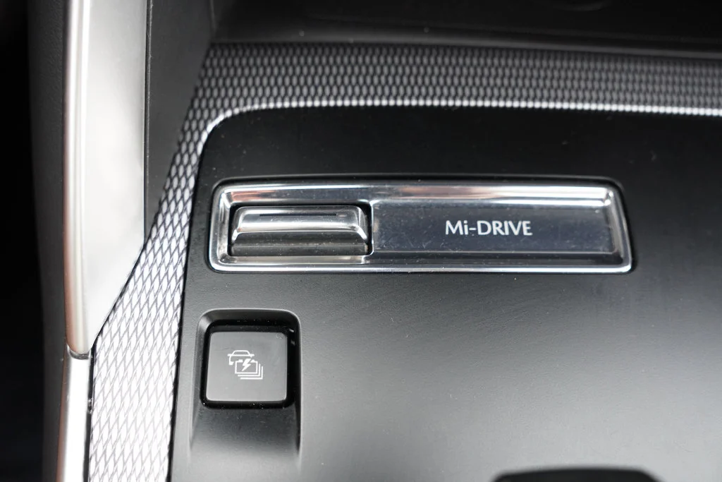Used 2024 Gray Mazda Premium Plus AWD image 31