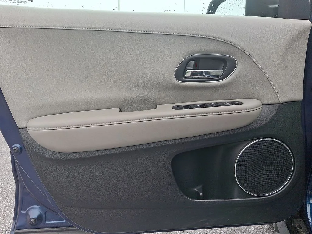 Used 2016  Honda EX image 12