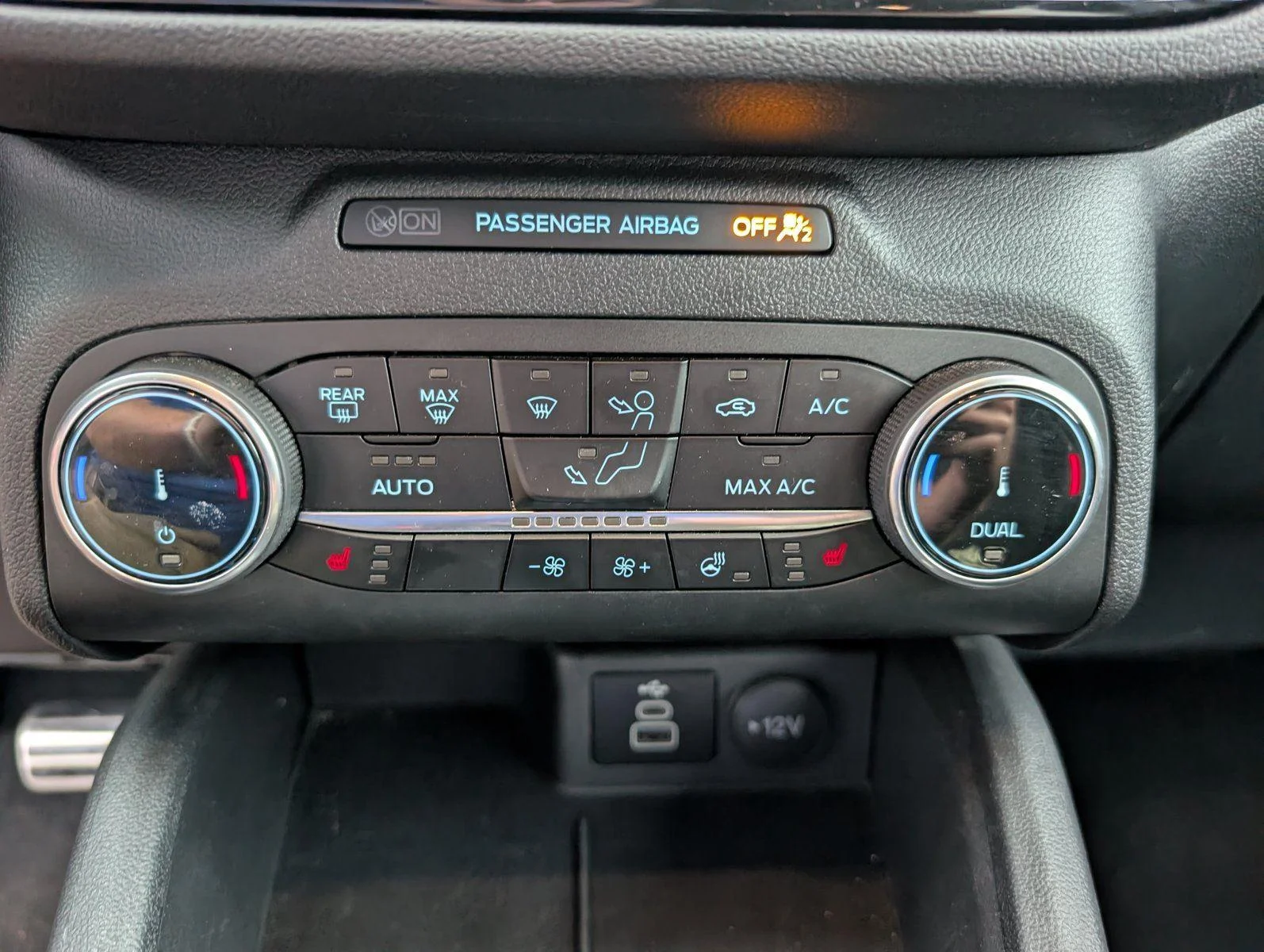 Used 2024 Carbonized Gray Ford ST-Line image 17