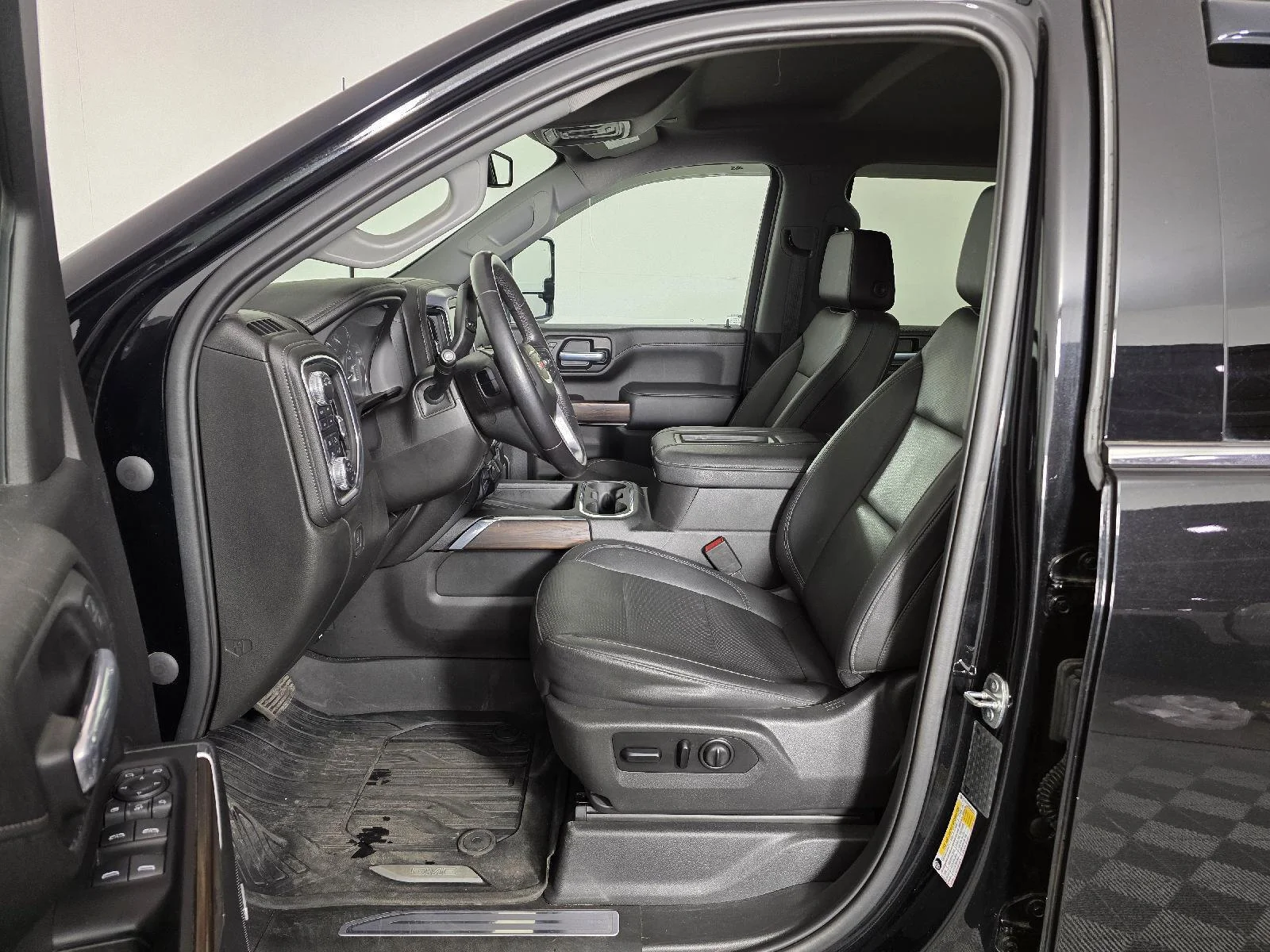 Used 2021 Ebony Twilight Metallic GMC SLT image 13